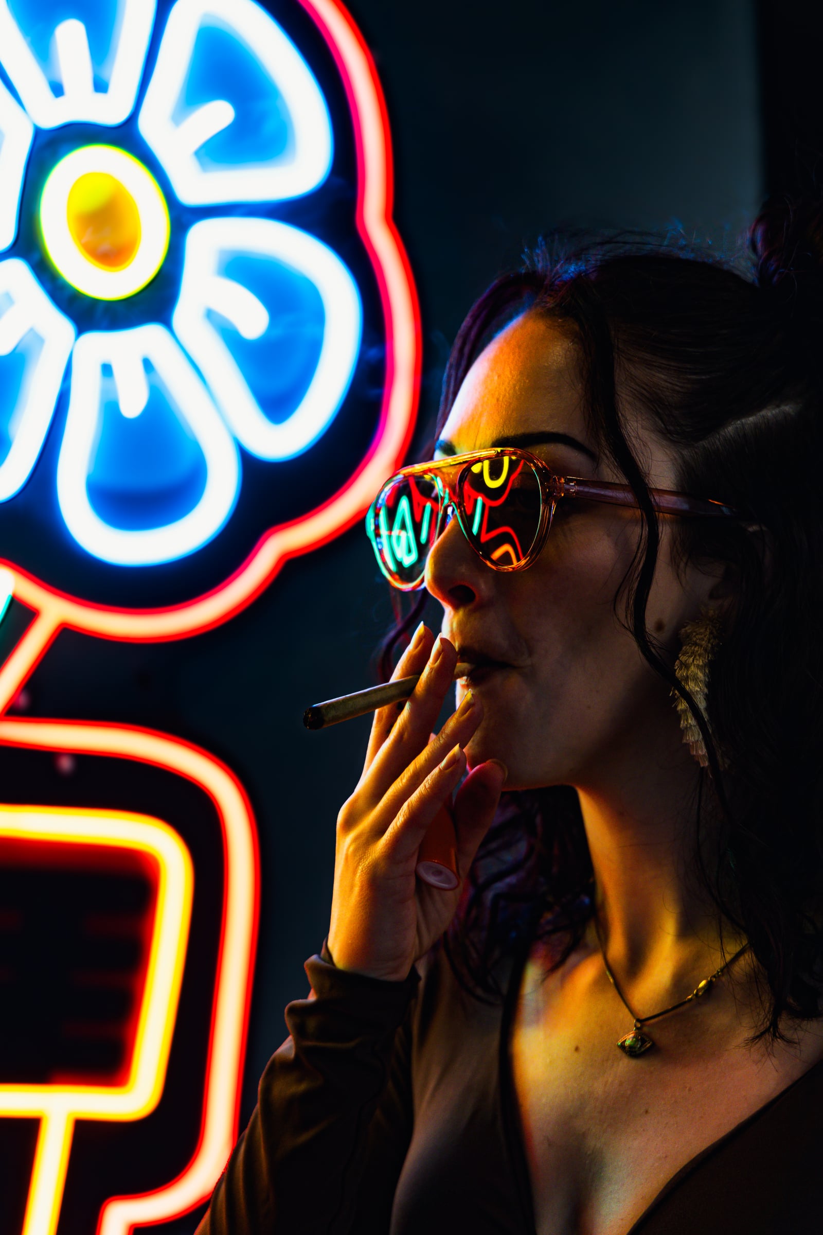 Warm neon profile